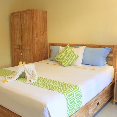 Cr Tris Rooms Seminyak Екстериор снимка