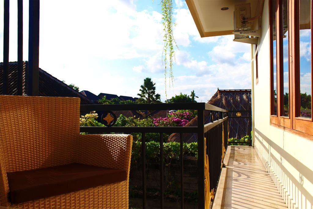 Cr Tris Rooms Seminyak Екстериор снимка