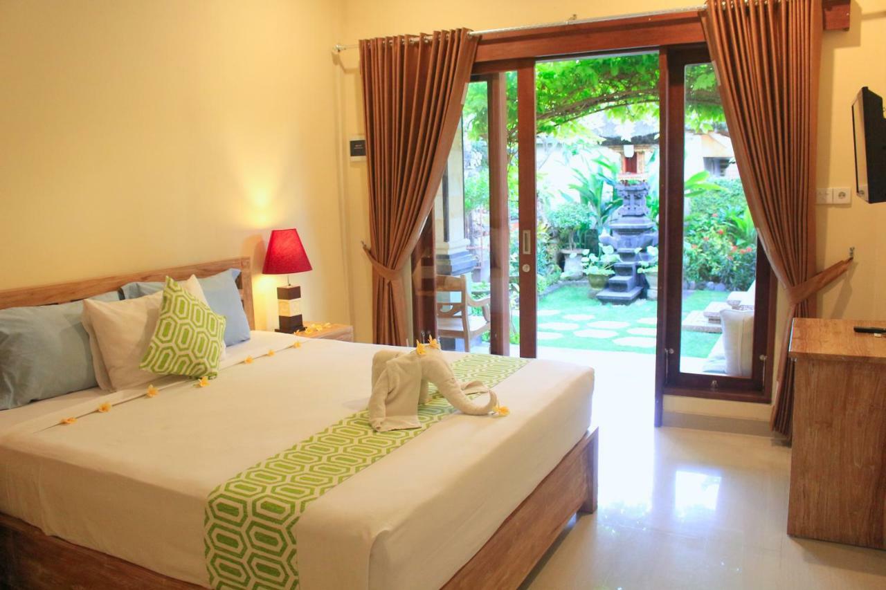 Cr Tris Rooms Seminyak Екстериор снимка