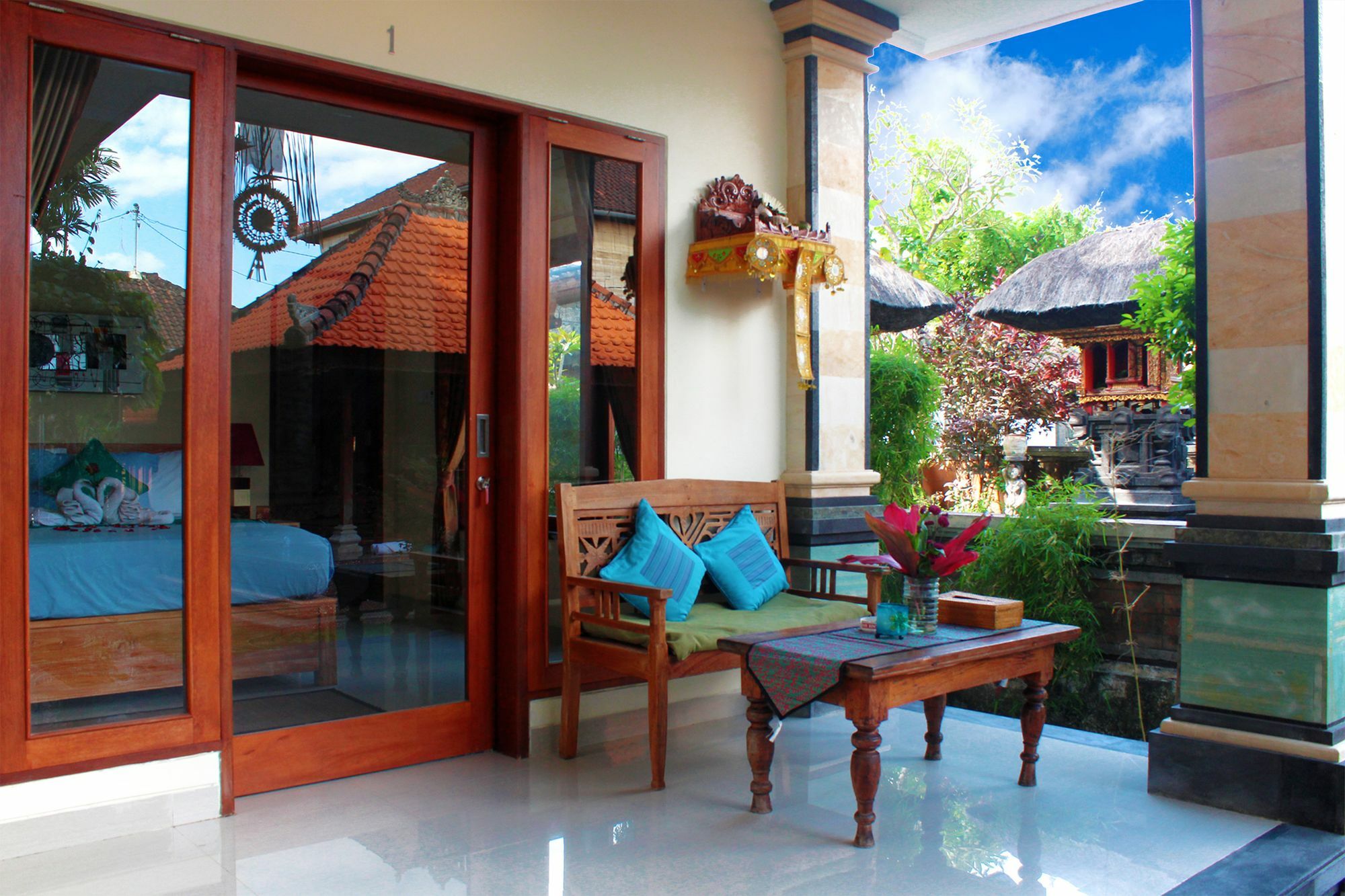 Cr Tris Rooms Seminyak Екстериор снимка