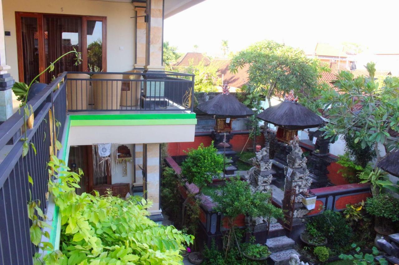 Cr Tris Rooms Seminyak Екстериор снимка
