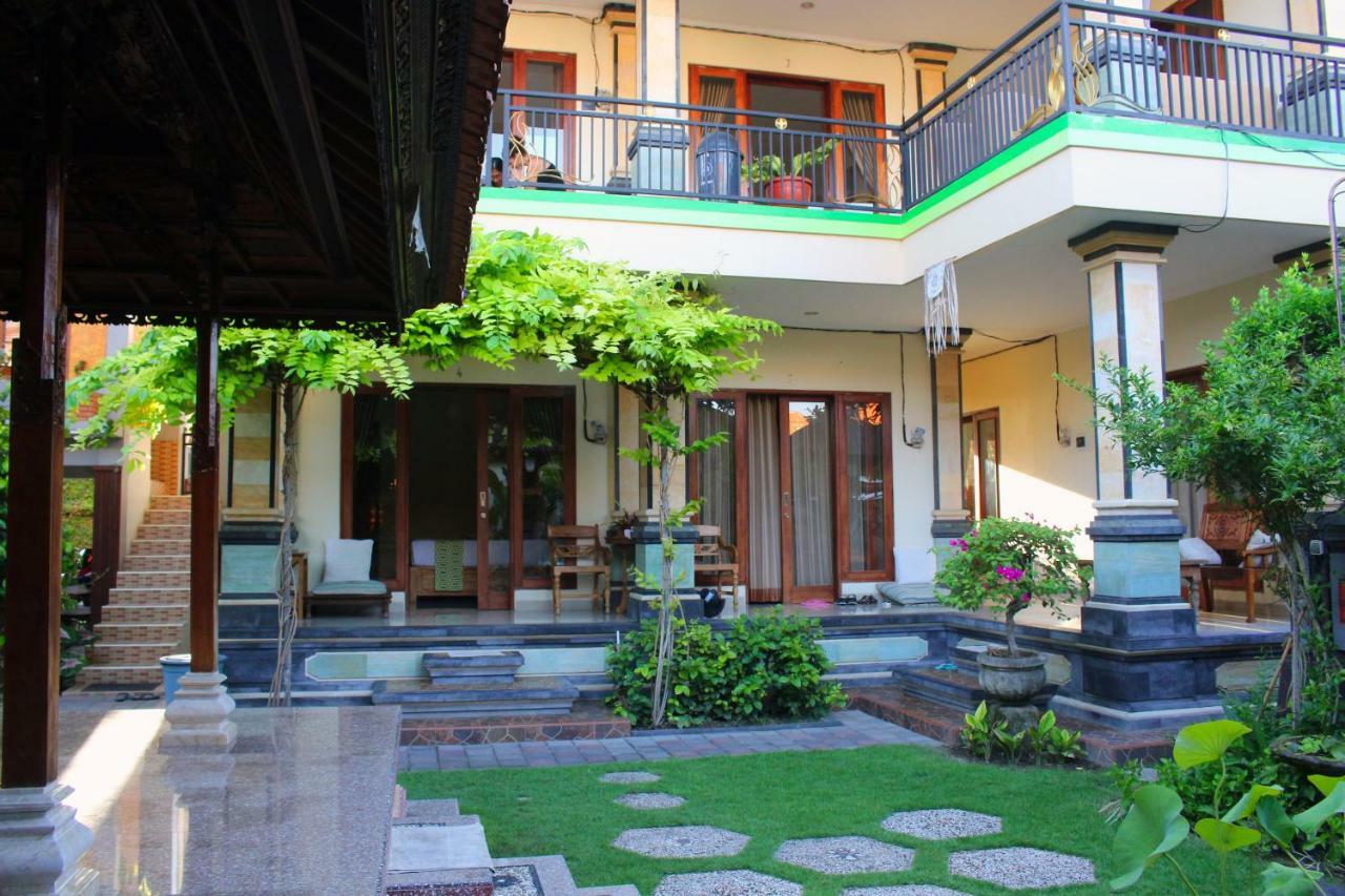 Cr Tris Rooms Seminyak Екстериор снимка